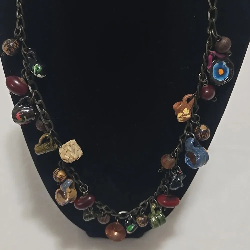 HandmadeāNative CharmāNecklace - Picture 3 of 9